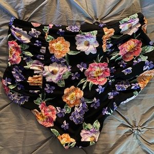 Torrid high waisted bottoms size 3